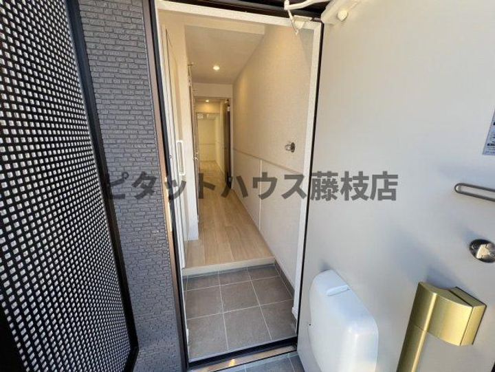 静岡県焼津市東小川3丁目(アパート)の賃貸物件105の玄関