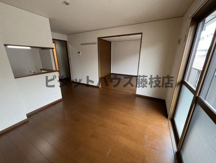 静岡県焼津市大覚寺1丁目(アパート)の賃貸物件の居間
