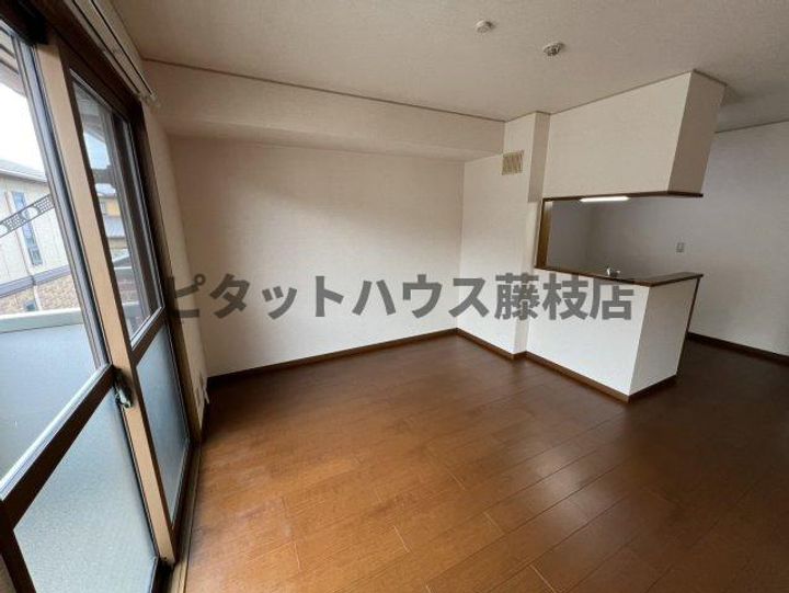 静岡県焼津市大覚寺1丁目(アパート)の賃貸物件の居間