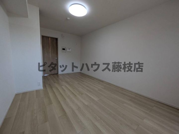 静岡県藤枝市音羽町3丁目(アパート)の賃貸物件の居間