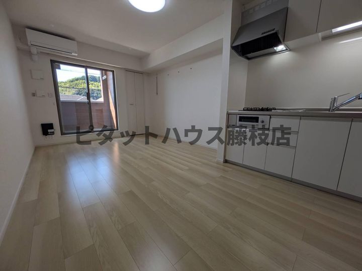 静岡県藤枝市音羽町3丁目(アパート)の賃貸物件の居間