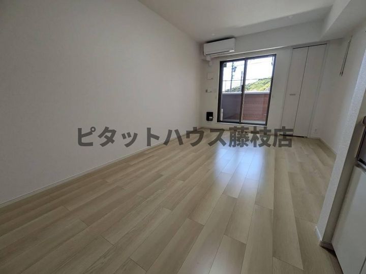 静岡県藤枝市音羽町3丁目(アパート)の賃貸物件の居間