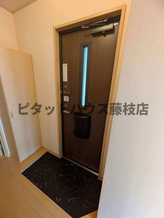 静岡県藤枝市志太5丁目(アパート)の賃貸物件の玄関