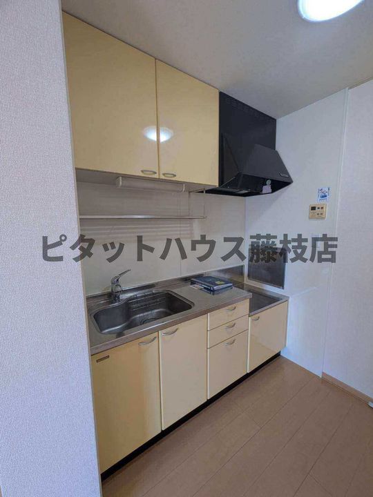 静岡県藤枝市志太5丁目(アパート)の賃貸物件のキッチン