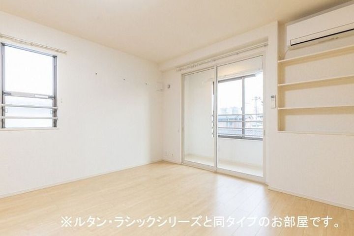 静岡県袋井市堀越5丁目(アパート)の賃貸物件201の居間