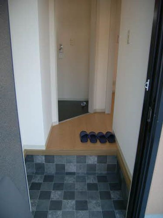 静岡県牧之原市勝俣(アパート)の賃貸物件B101の玄関