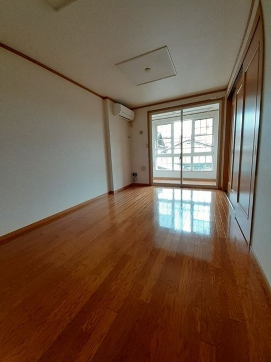 サイドブリッジの居間