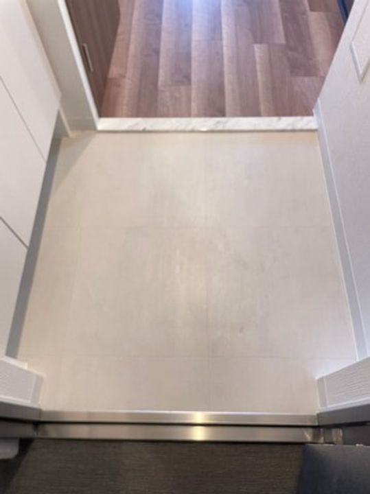 エスリード金山プルミエの玄関