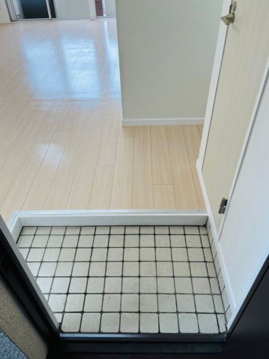 蜂須賀ビルの玄関