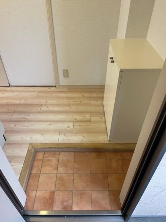 リブレア白鳥の玄関