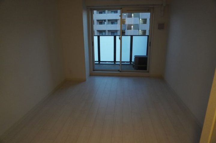 アドバンス名古屋モクシーの居間