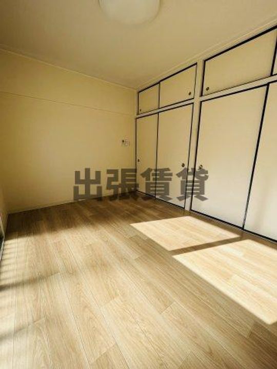 第一下林ビルの居間