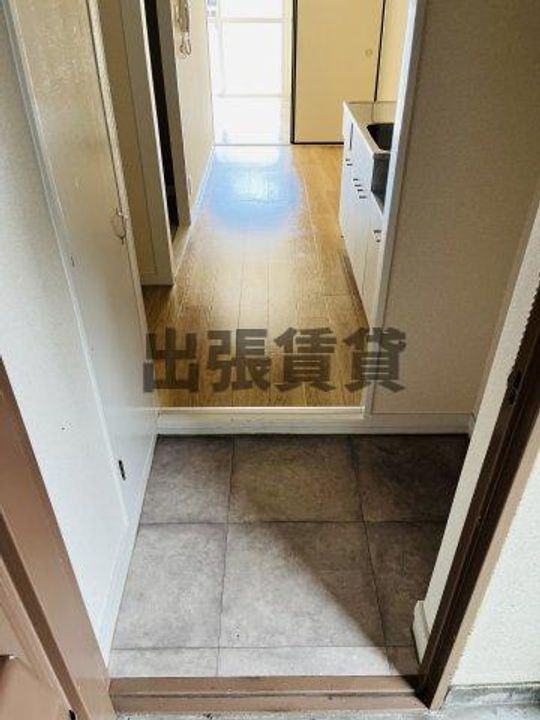 第一下林ビルの玄関