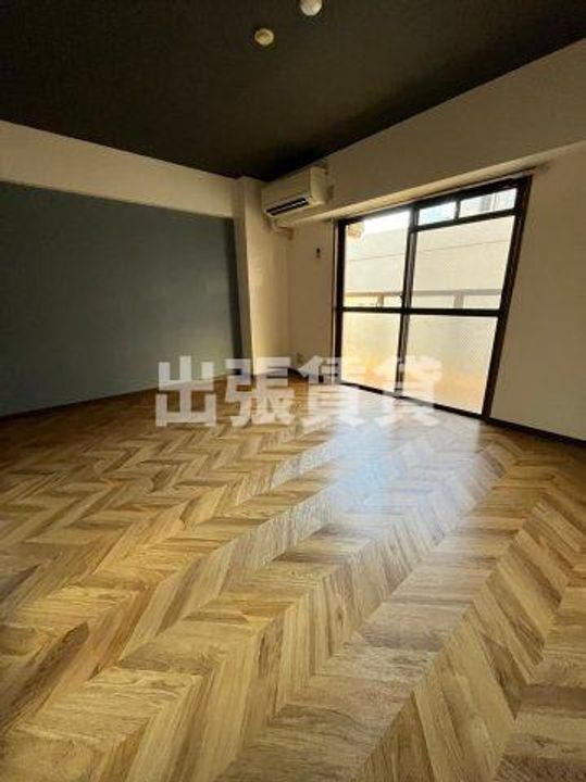 コンフォール港楽の居間