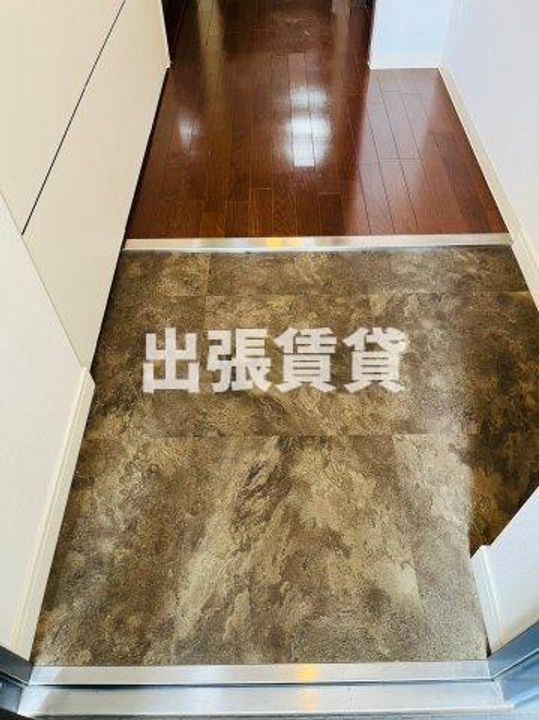 レジデンス上前津スクエアの玄関
