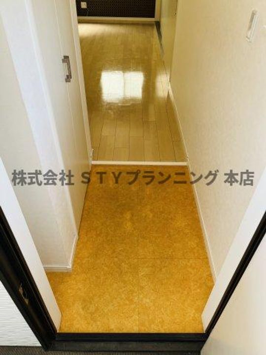 PRIMAVERA WESTの玄関