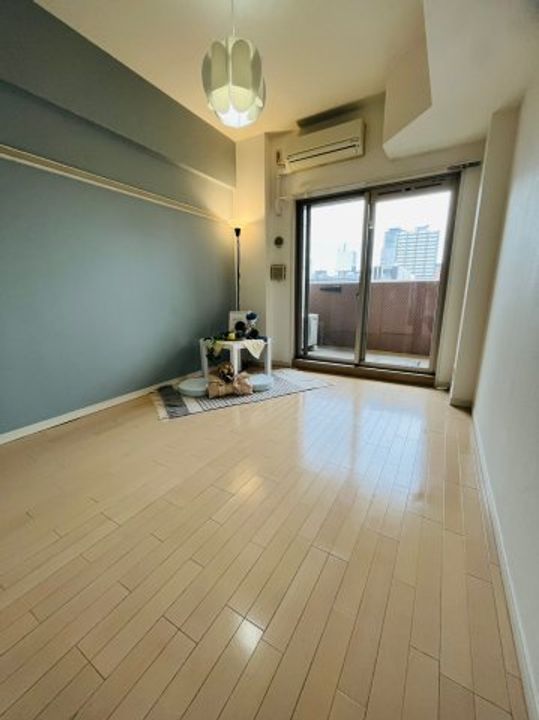 プレサンス大須観音駅前サクシードの居間