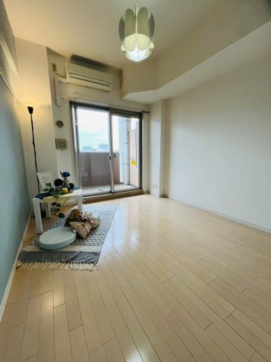 プレサンス大須観音駅前サクシードの居間