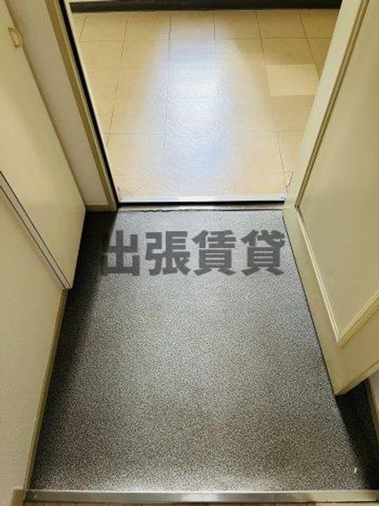 荘苑御園の玄関