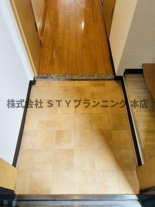 VIOLA KANAYAMAの玄関