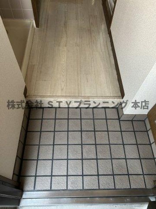 アーバンビル早川の玄関