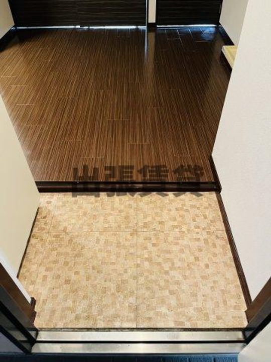 エムズハウス栄の玄関