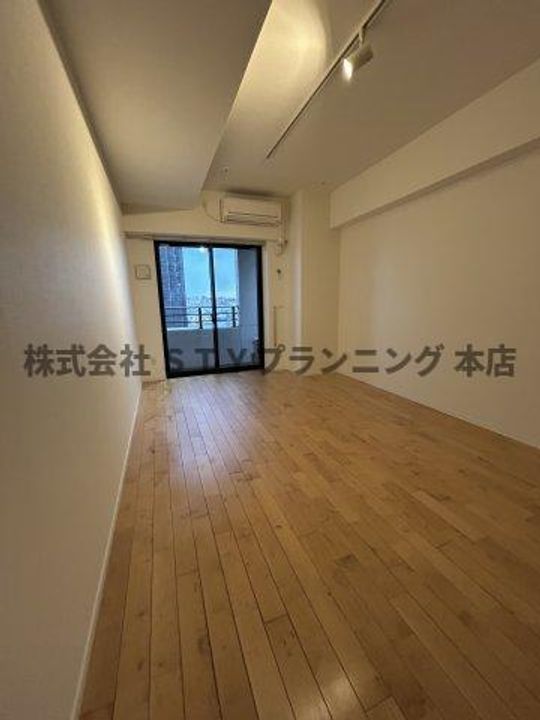 COZY阿由知通の居間