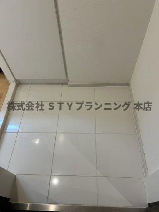 COZY阿由知通の玄関