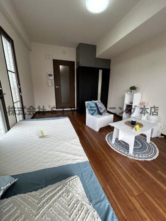 リブローネ南山の居間