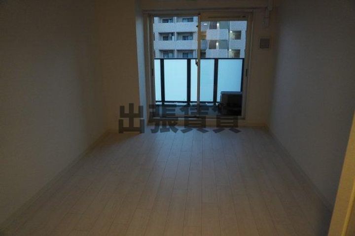 アドバンス名古屋モクシーの居間