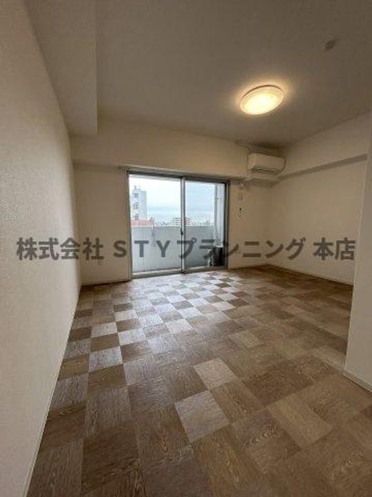 レジデンシア尾頭橋駅前の居間