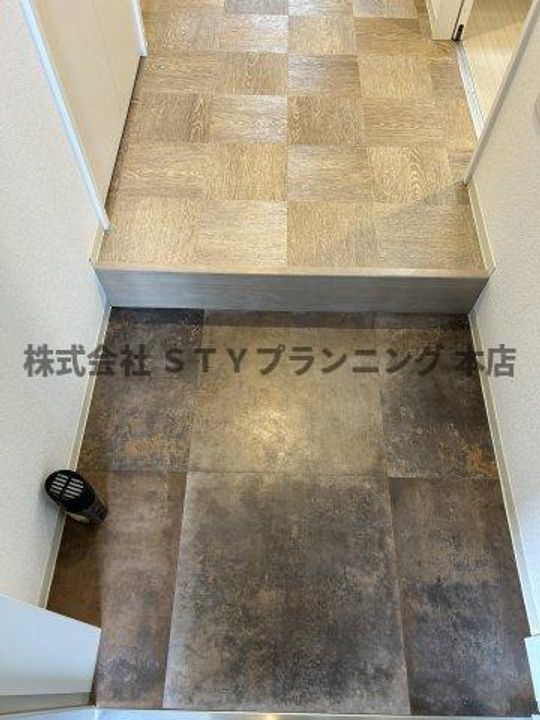 レジデンシア尾頭橋駅前の玄関