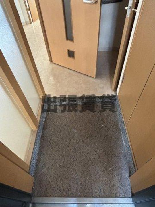 プライムヒルズの玄関