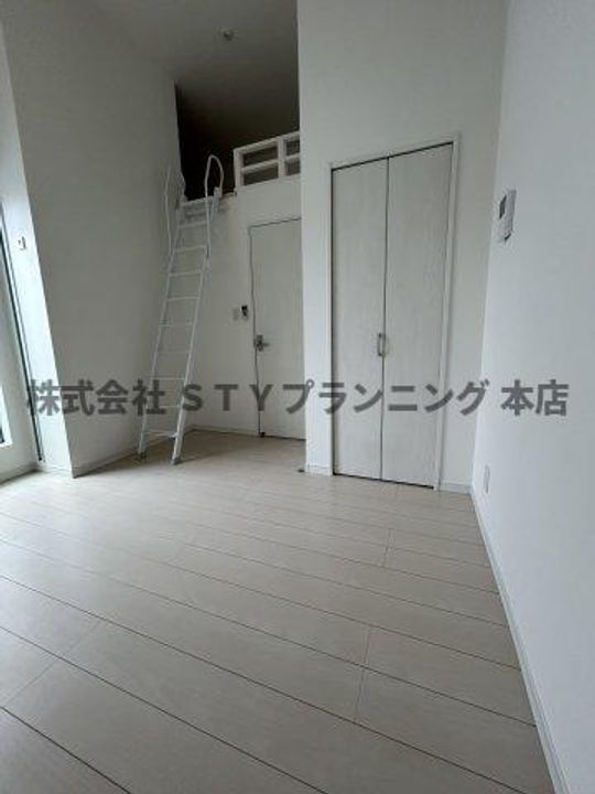 KAHALE尾頭橋の居間