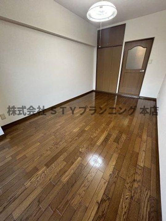 アーバンビル早川の居間