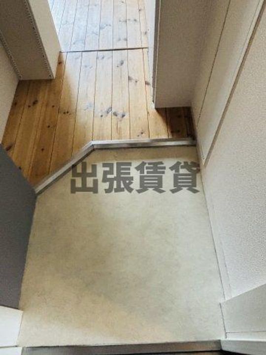 ダイアパレス新栄の玄関