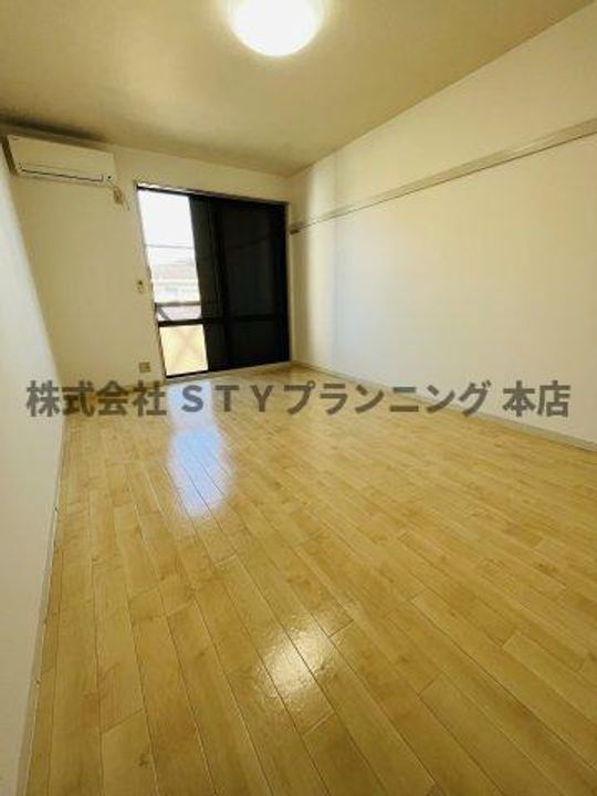 スプリングコートの居間