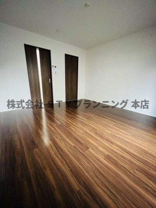 レジデンス重原駅前の居間