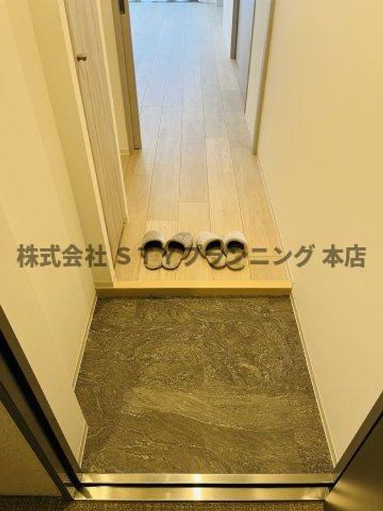 ポルタニグライーストの玄関