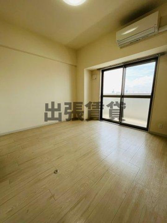 DIAMOND MOONの居間