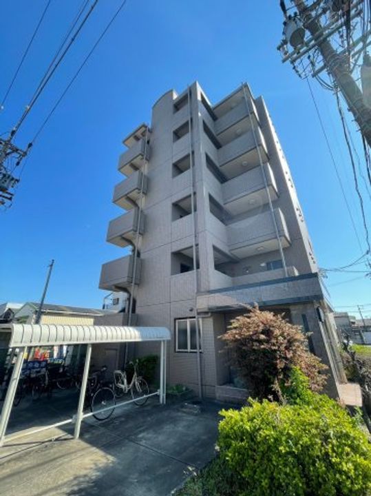 レージュウエストの外観