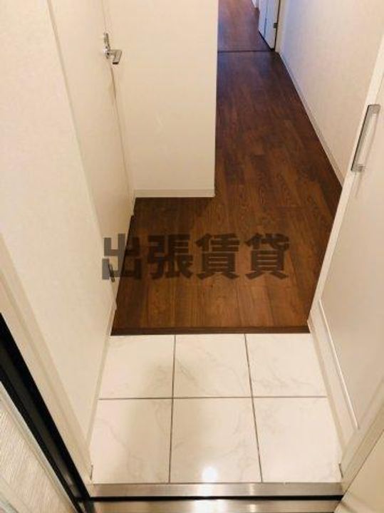 LUORE城西の玄関