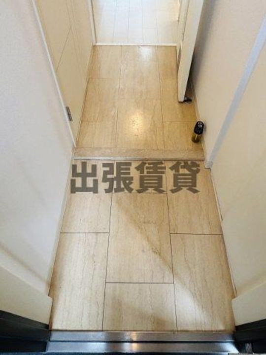 LUMINOUS東別院の玄関