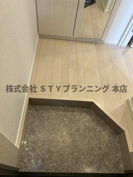 ハーモニーテラス伝馬の玄関