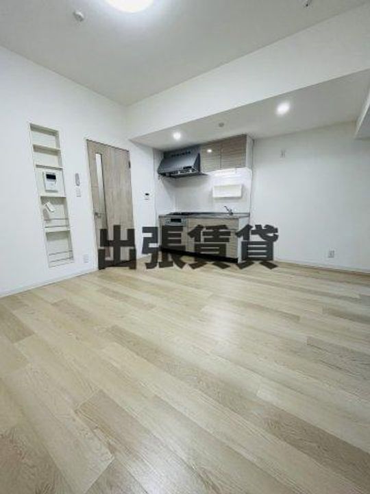 モンテーニュ名駅の居間