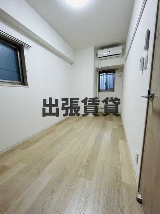 モンテーニュ名駅の居間