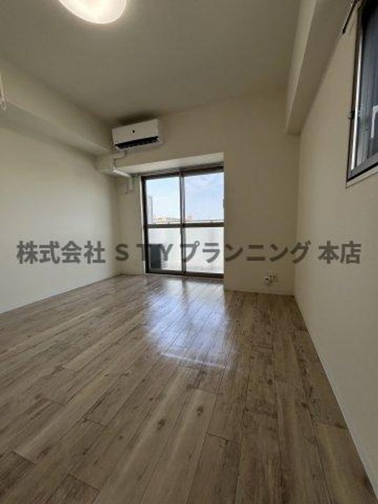 フレール上前津の居間