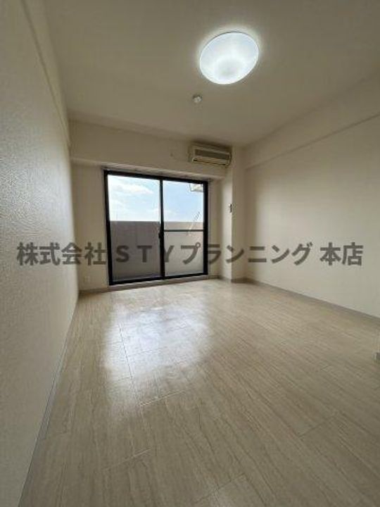 フォーシーズンの居間