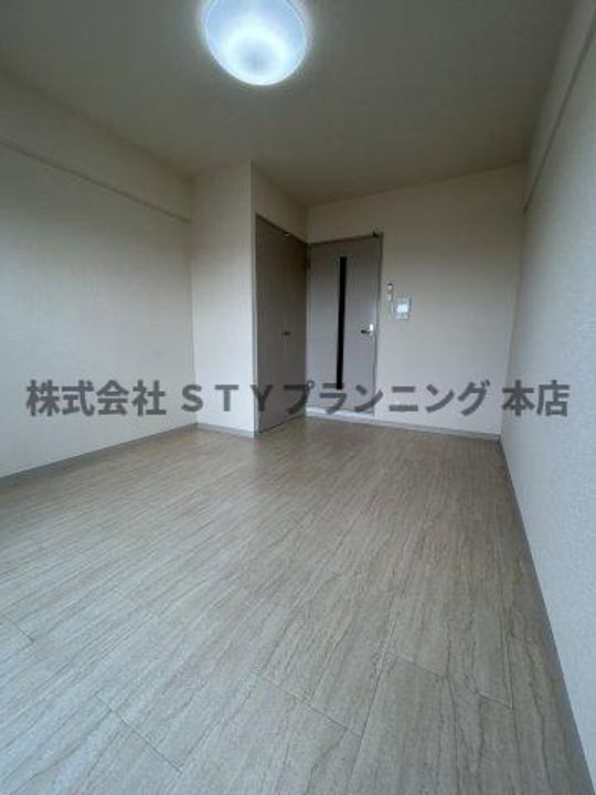 フォーシーズンの居間