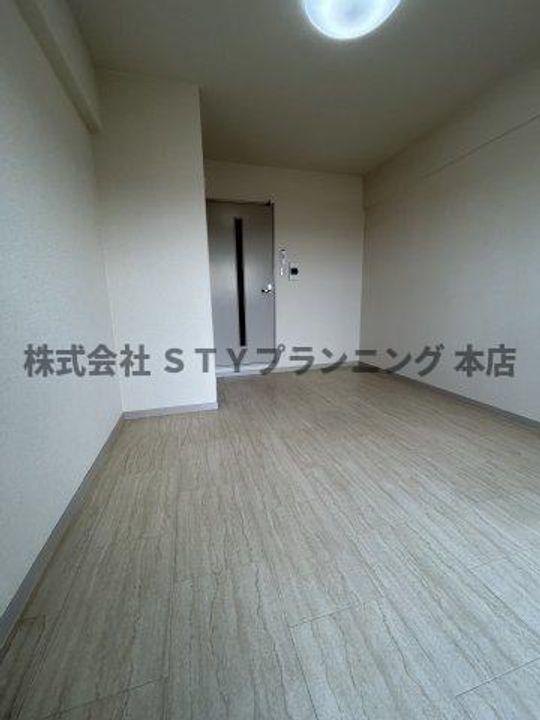 フォーシーズンの居間